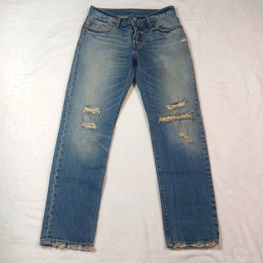 LEVI'S 501 DISTRESSED BUTTON FLY JEANS SIZE 24/32
